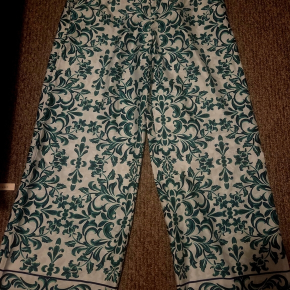 Floral Patterned Pants - Picture 3 of 4